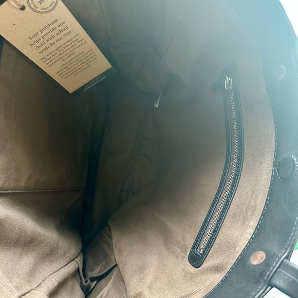 FEED BAG 1 LEATHER TOTE NWT - Picture 13 of 13